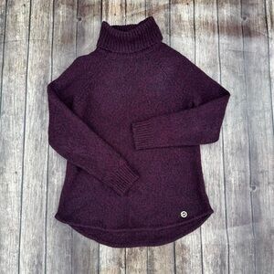 🍷 Michael Kors Turtle Neck Sweater in Plum - Size Small 🍷